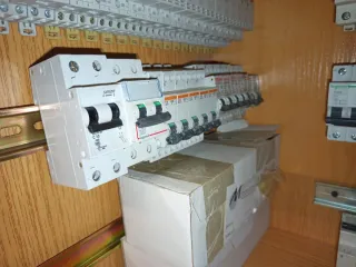 Interruptores magnetotérmicos varias marcas