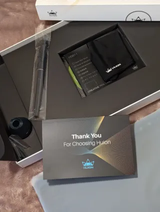HUION HS611 Tableta Gráfica + Caja y Accesorios
