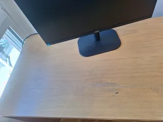 Cama escritorio y estanteria juvenil de madera