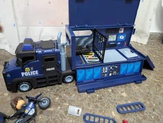 Camión Policía PinyPon Action con Moto