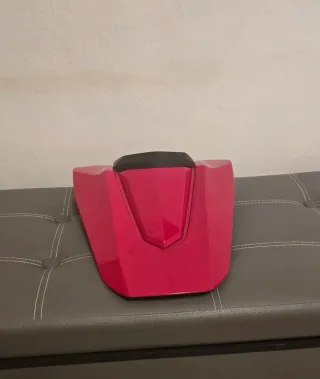 Tapa colín Honda CBR650R 2025 Roja