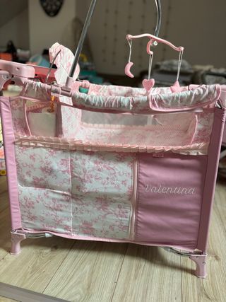 Cuna de juguete para bebé rosa