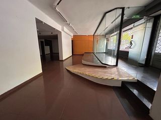 Local comercial en venta en Torrent Ballester en Viladecans