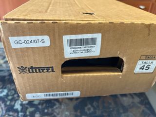 Zapatos de uniforme militar negros. Marca iturri.