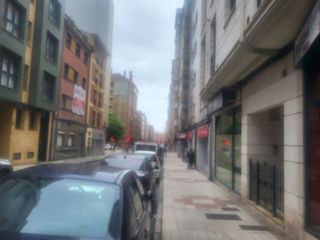 Local comercial en alquiler en El Llano en Gijón