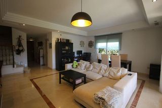 Casa pareada en venta en Calahonda en Mijas