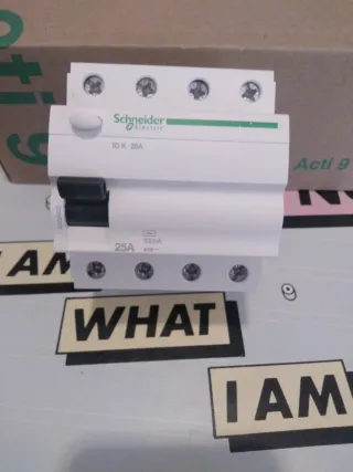 Diferencial 4x25A 300 Schneider Electric