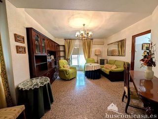 Chalet en venta en Linares