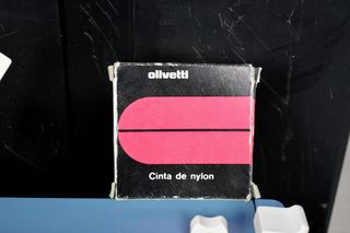 Máquina de escribir Olivetti Studio 46