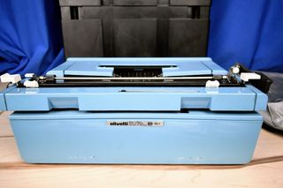 Máquina de escribir Olivetti Studio 46