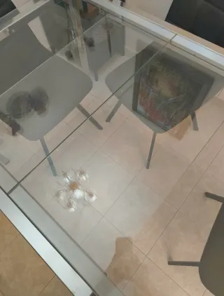 Mesa de comedor cristal y metal