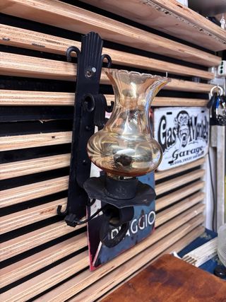 Applique in ferro con vetri ambrati