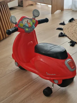 Correpasillos Vespa bebé con sonidos