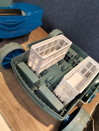 Robot Limpiafondos AREBOS Piscina Automático