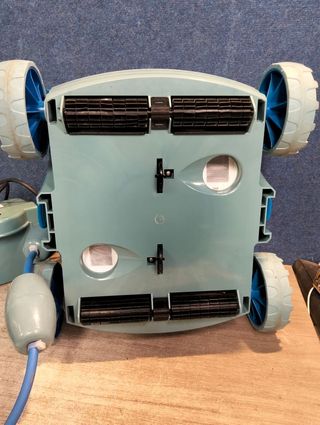 Robot Limpiafondos AREBOS Piscina Automático