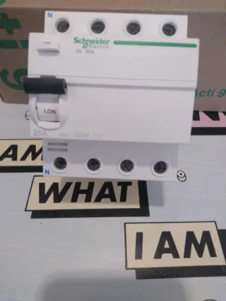 Diferencial 4x25A 300. Schneider Electric.