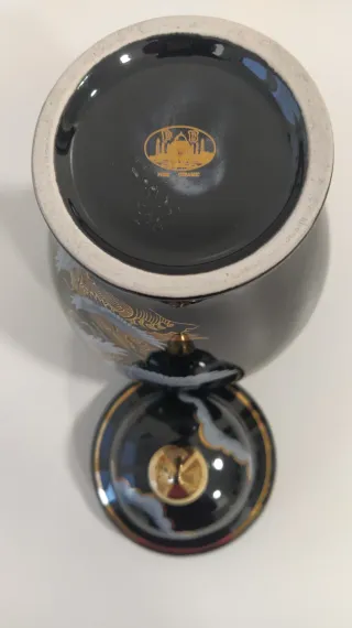 Jarrón cerámico negro PAT con estampado