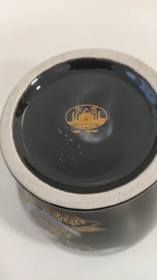 Jarrón cerámico negro PAT con estampado