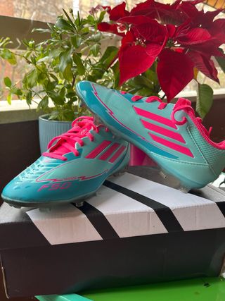 Botas Fútbol Messi F50 Niño Azul/Rosa 33
