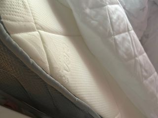 Cuna madera + colchón aloe vera + funda