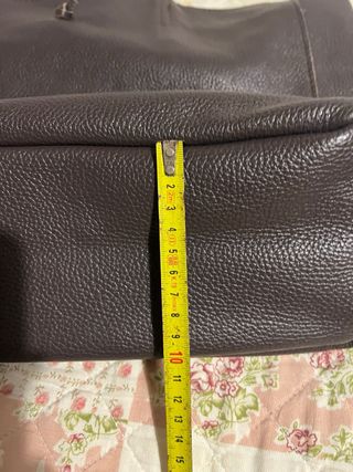 Bolso de piel marrón