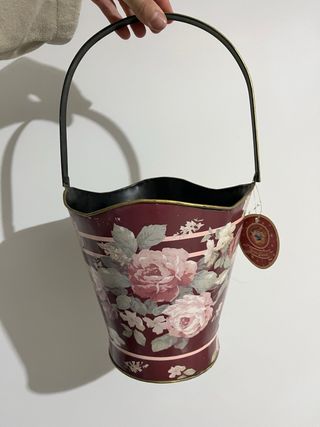 Secchiello decorato con rose