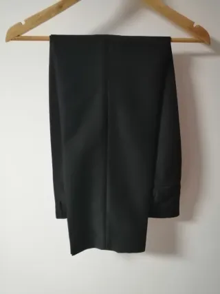 Traje de chaqueta hombre negro con forro morado