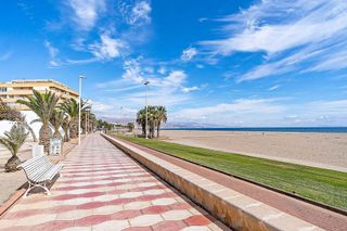 Piso en venta en El Puerto - Romanilla en Roquetas de Mar