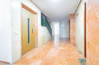 Piso en venta en Doctor Barraquer - G. Renfe - Policlínico en Sevilla