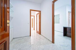 Piso en venta en Doctor Barraquer - G. Renfe - Policlínico en Sevilla