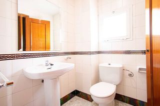 Piso en venta en Doctor Barraquer - G. Renfe - Policlínico en Sevilla