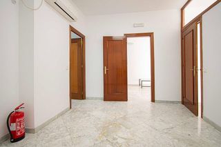 Piso en venta en Doctor Barraquer - G. Renfe - Policlínico en Sevilla