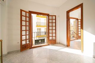 Piso en venta en Doctor Barraquer - G. Renfe - Policlínico en Sevilla