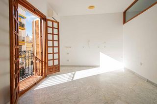 Piso en venta en Doctor Barraquer - G. Renfe - Policlínico en Sevilla