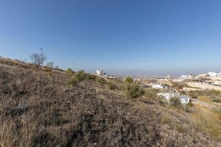 Terreno en venta en Zubia (La)