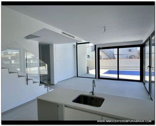 Casa adosada en venta en Empuriabrava en Castelló d´Empúries