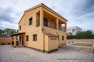 Casa en venta en Empuriabrava en Castelló d´Empúries