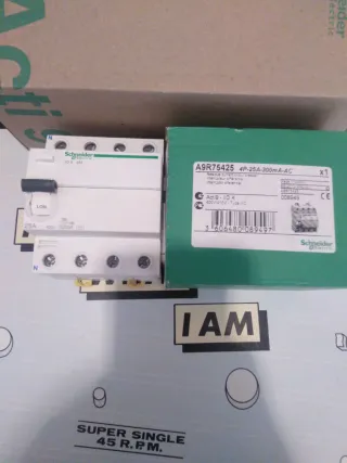 Diferencial 4x25A 300. Schneider A9R75425