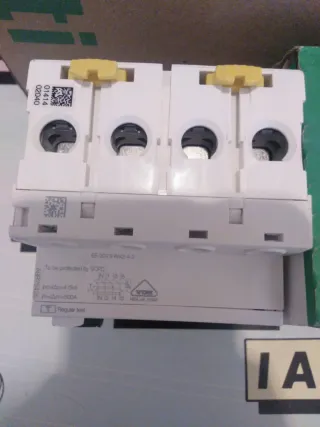 Diferencial 4x25A 300. Schneider A9R75425