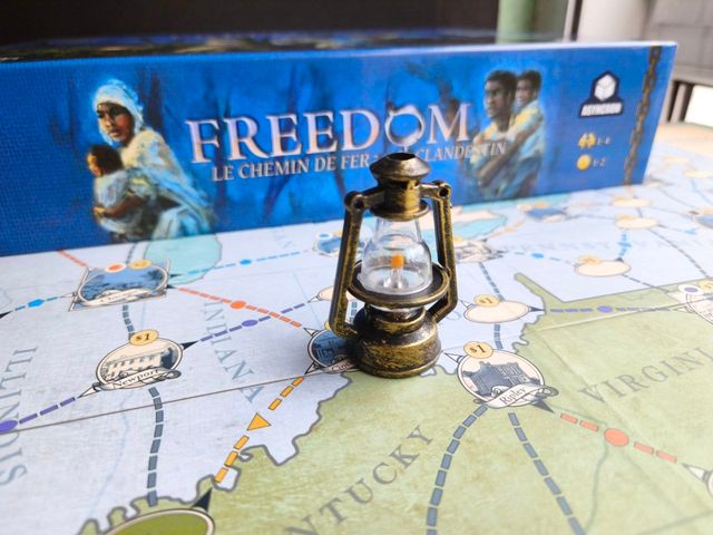 Farol para juego de mesa Freedom