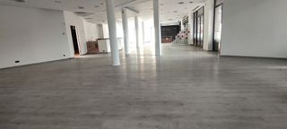 Local comercial en venta en Zona Industrial en Prat de Llobregat, El