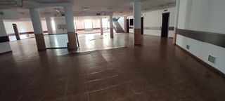 Local comercial en venta en Zona Industrial en Prat de Llobregat, El