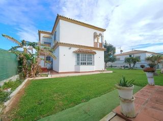 Chalet en venta en Las Lagunas - Campano en Chiclana de la Frontera