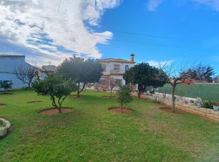 Chalet en venta en Las Lagunas - Campano en Chiclana de la Frontera