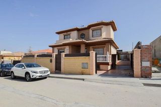 Chalet en venta en Alhendín