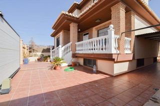 Chalet en venta en Alhendín