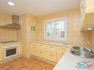 Chalet en venta en Río Real en Marbella