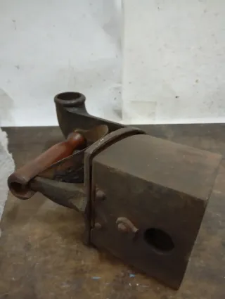 LIQUIDACIÓN 2026 Plancha antigua de hierro