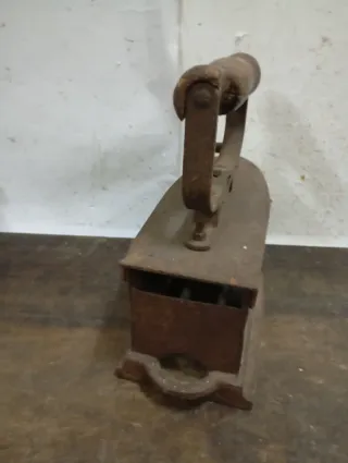 LIQUIDACIÓN 2026 Plancha antigua de hierro