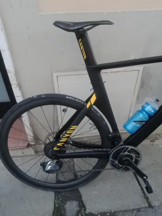 Telaio o ruote bici da corsa in carbonio